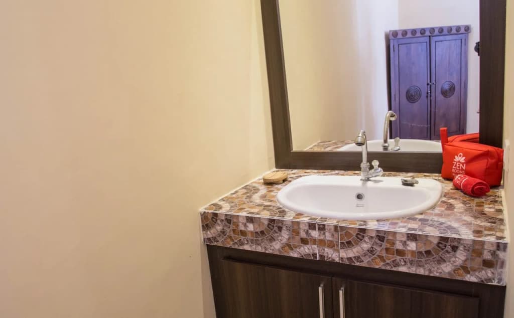 Omah Doger Guest House by ZEN Rooms - photo 8