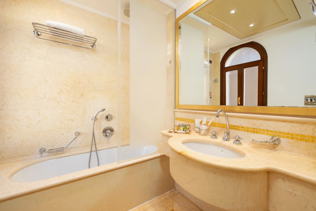 Hotel A LA Commedia - photo 8