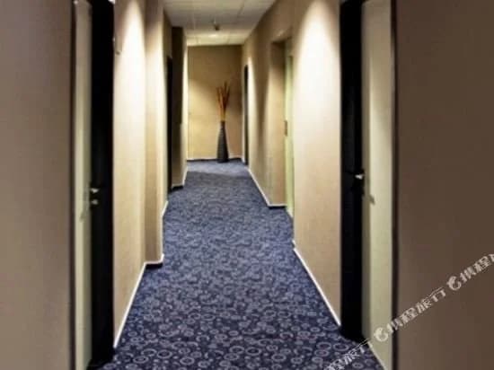 Arena Inn - photo 40