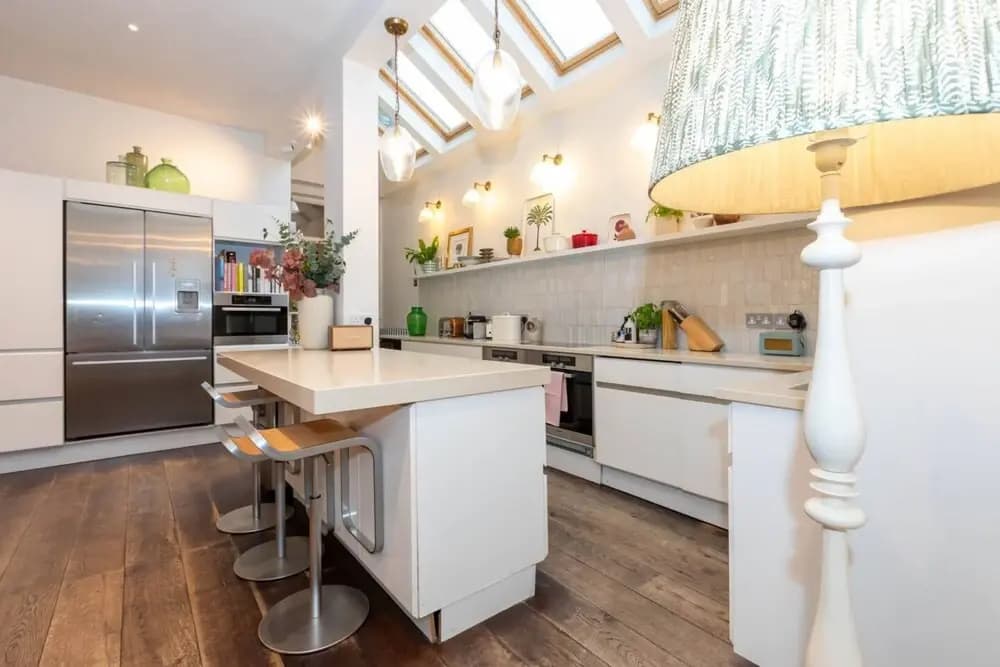 Gorgeous 4 Bedroom Family Home Next to Clapham Common - photo 20