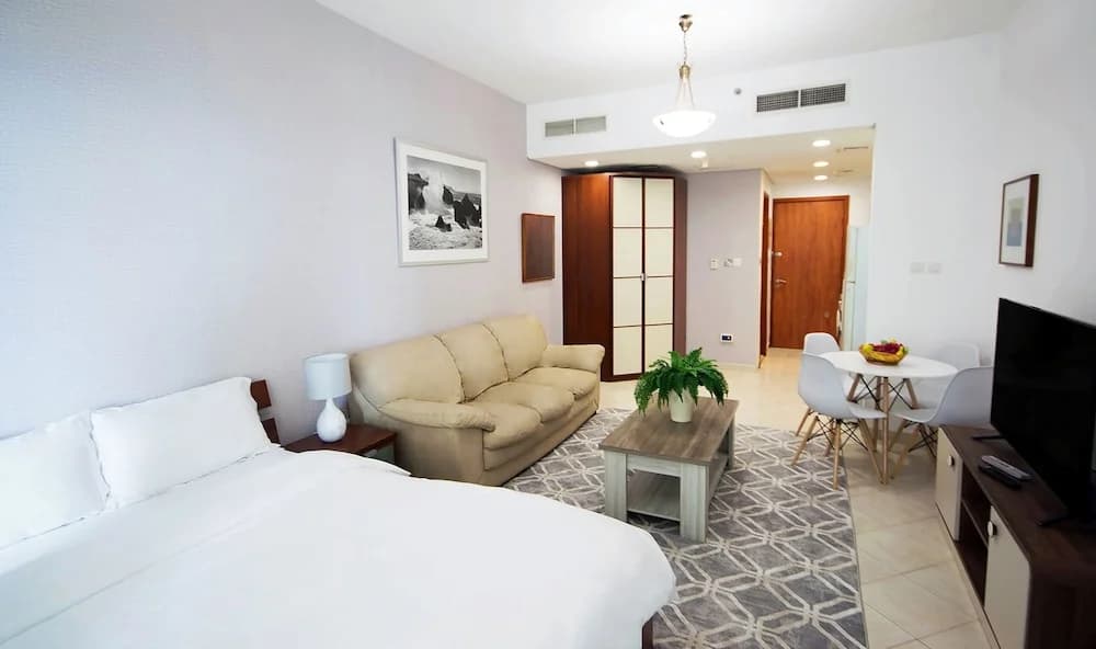 Key Host Crescent Tower - photo 4