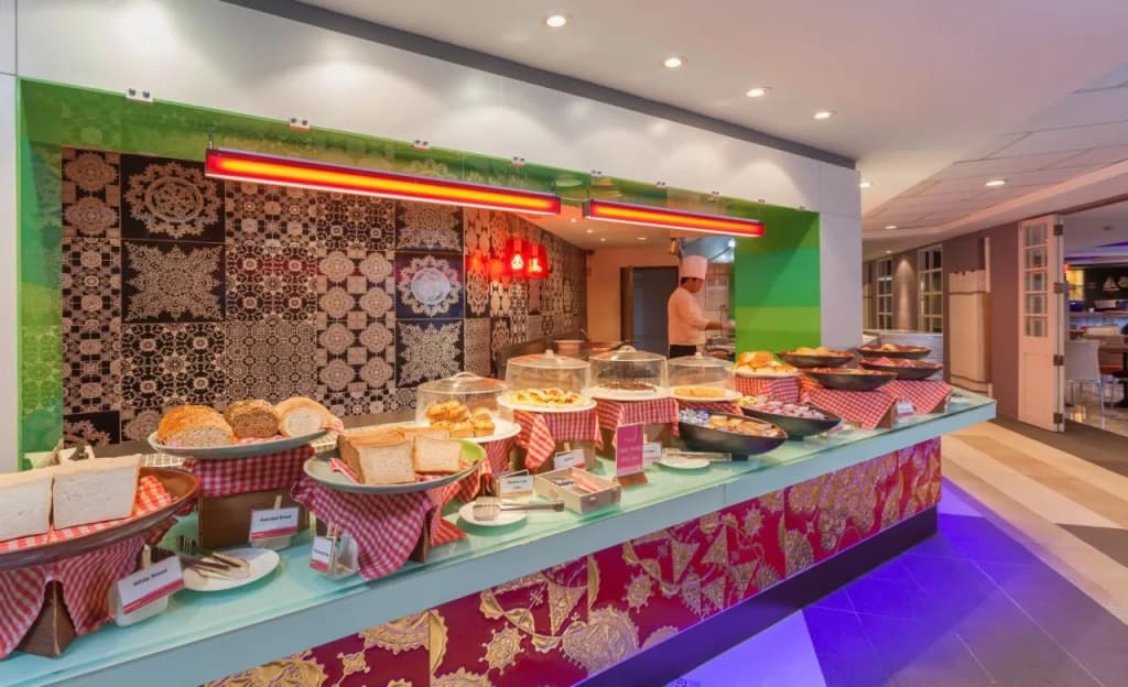 Patong Beach Hotel by See2Sea - photo 12
