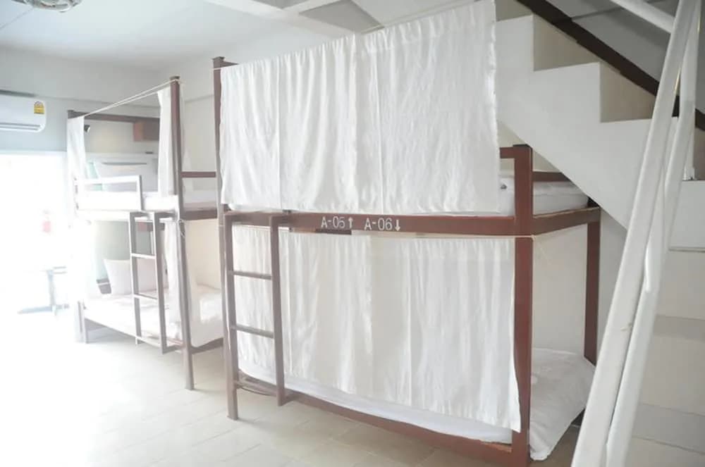 Pool Front Hostel - photo 4
