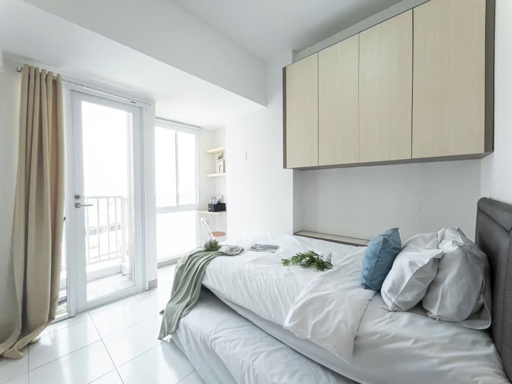 Comfy And Neat Studio At Tokyo Riverside Pik 2 Apartment Near Tokyo Hub - photo 2