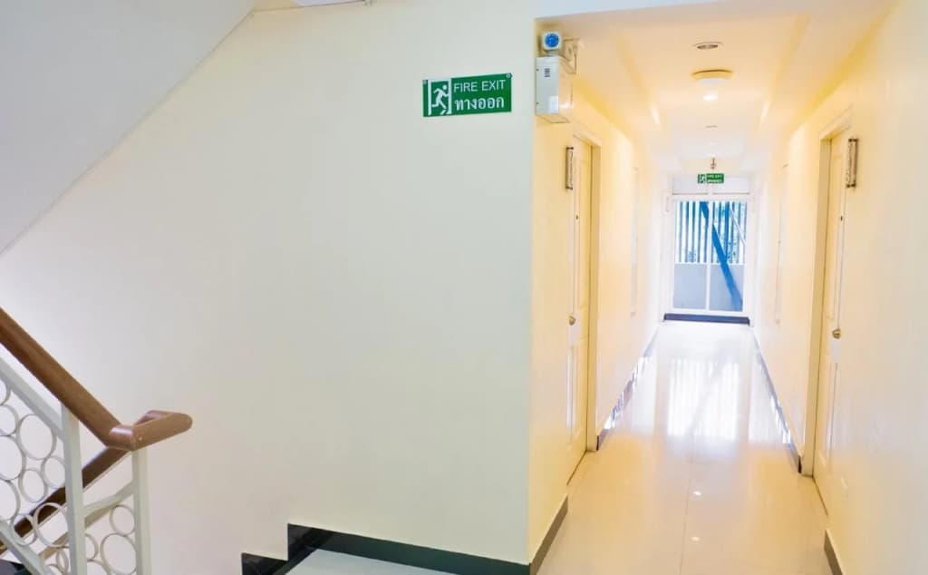 The Konnect Hotel - photo 11