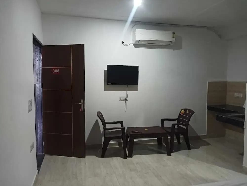 Hotel UER Expressway - photo 8
