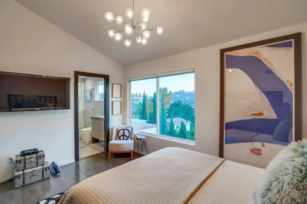 Troy Dr - Sleek & Modern Hollywood Hills Home With Stunning Views - photo 6