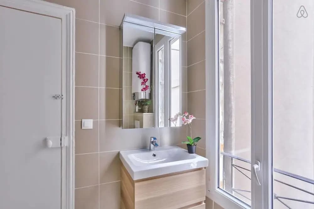 Family Apartment in Buttes Chaumont - photo 7