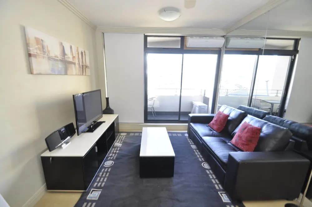 Pyrmont Modern Jones Bay Apartments - photo 4