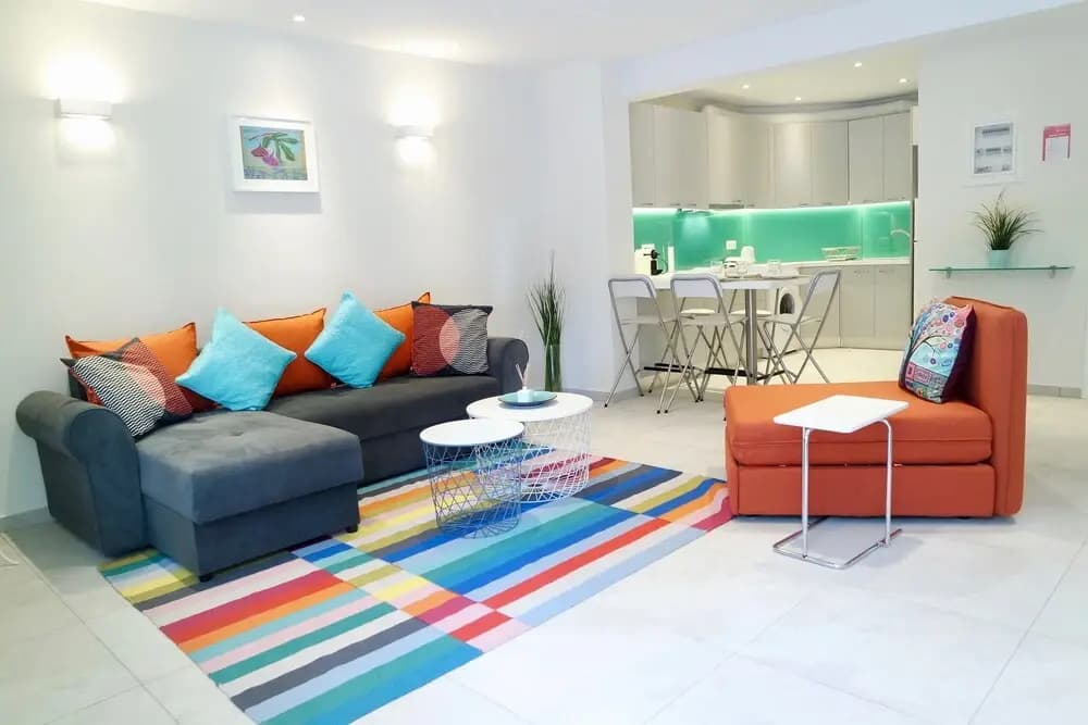 Hilton Hotel Area-Renovated Apt in Central Area - photo 13