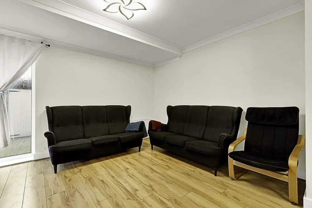 Charming Centrally Located Wimbledon Flat - photo 11