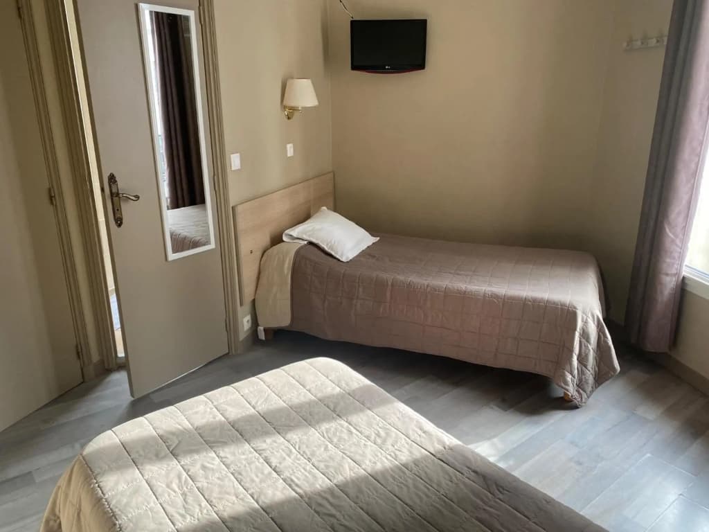 Hotel Angleterre - photo 20