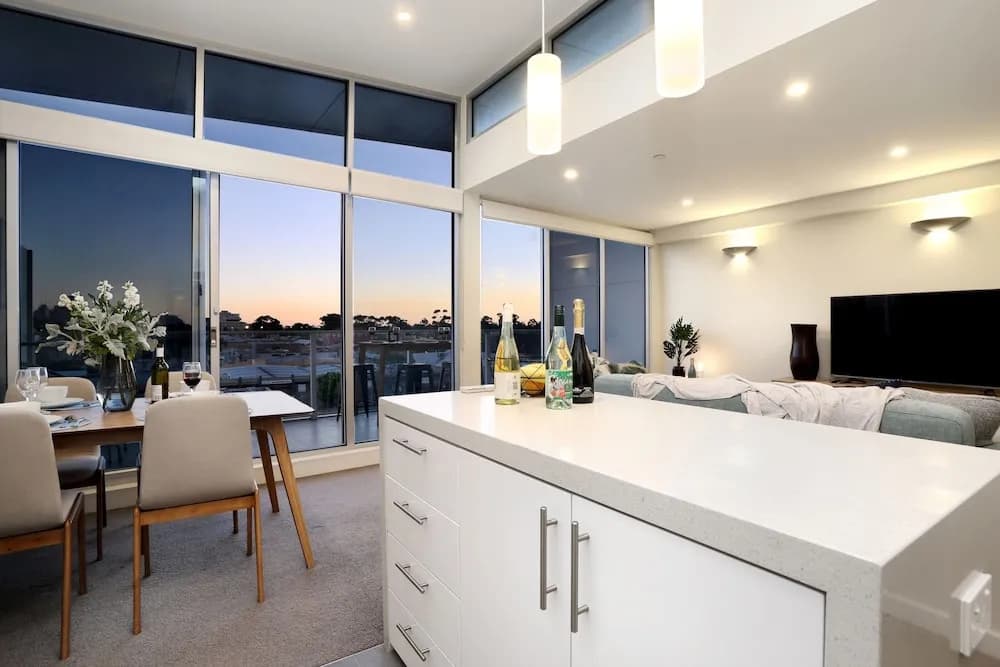 StayCentral Brunswick Penthouse - photo 4