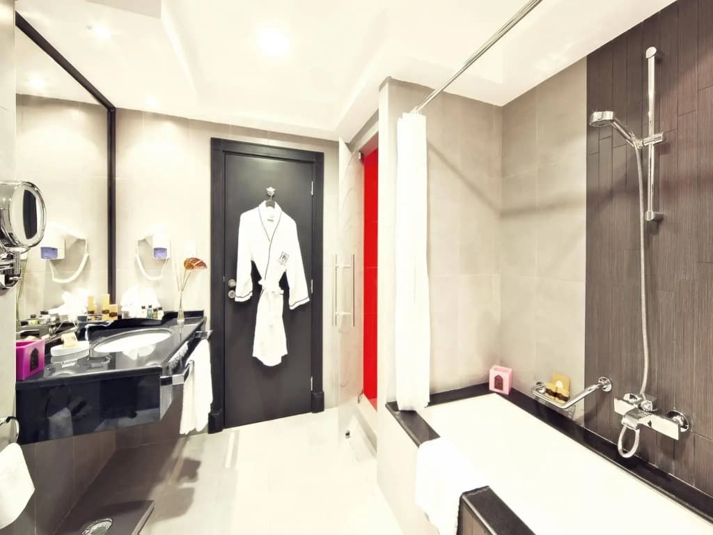 Swiss Hotel Corniche - photo 7