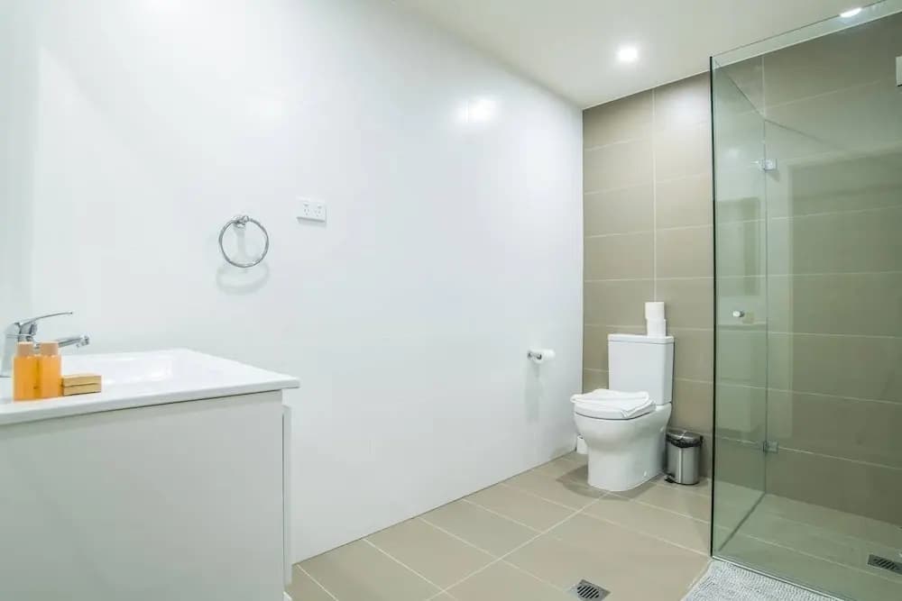 Stunning 1bed1bath Apartment@mascot - photo 11