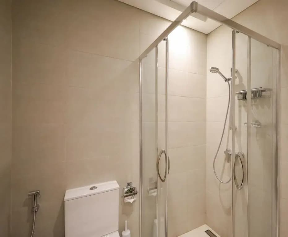 Exquisite Living in Riviera One Bedroom - photo 8