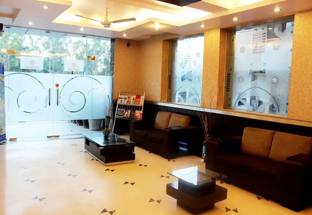 OYO 528 Hotel Neptune Residency - photo 13