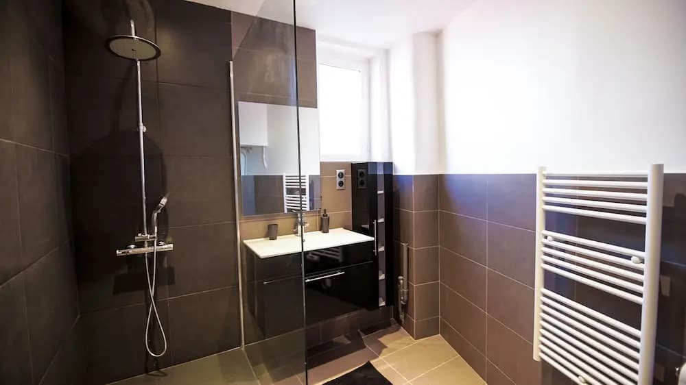 Centre Nice - Massena - 2 rooms - photo 8