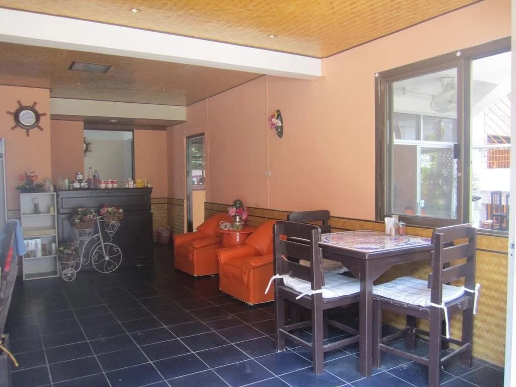 Dutch Guesthouse - photo 23