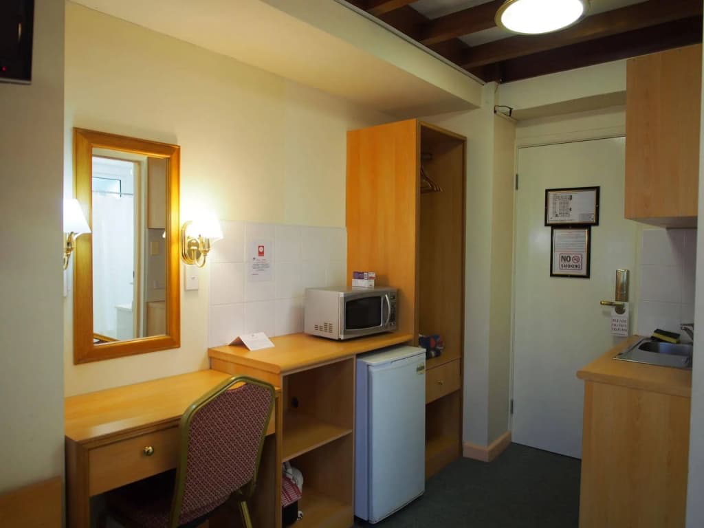 Edgecliff Lodge Motel - photo 18