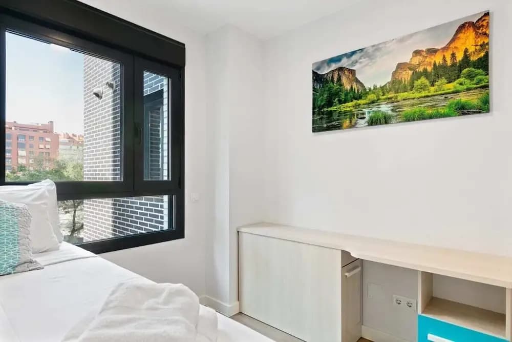 Stunning 2 Bed Apt, Sleeps 6 nr Adelfas - photo 5