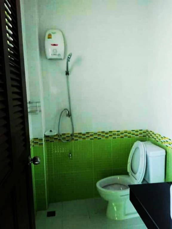 P & J Guesthouse - photo 8