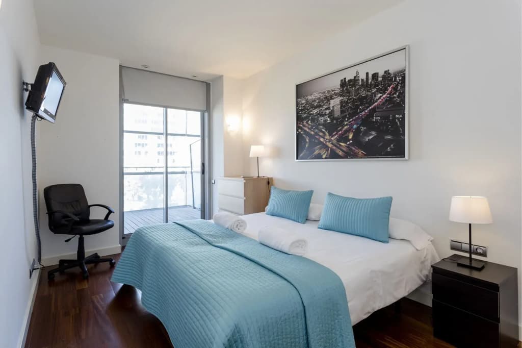 Unique Rentals - Seafront Lux Suite - photo 3