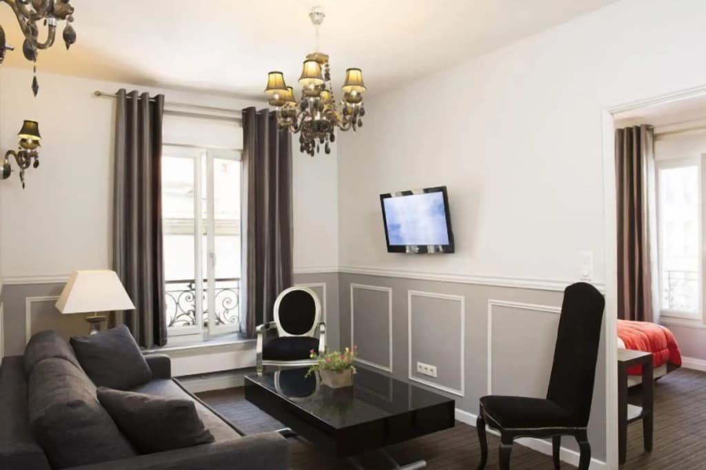 Bastille Hostel - photo 13