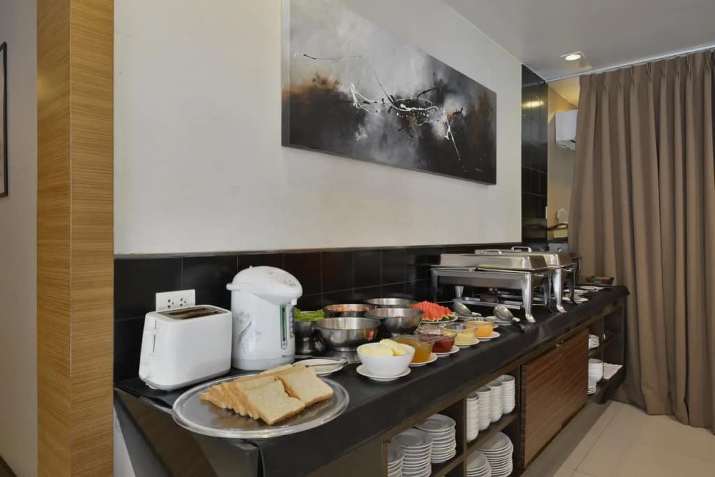 Arawana Express Phromphong Hotel - photo 11