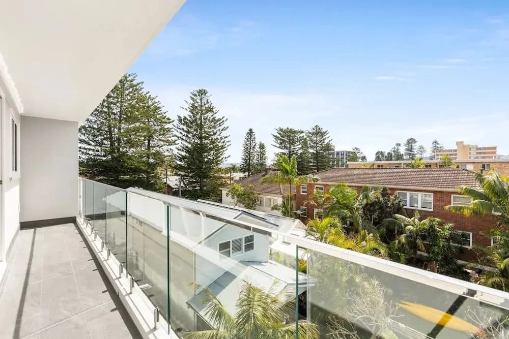 Coastal 2-bed Apartment Steps From Manly Beach - photo 9