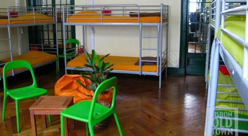 Lisbon Old Town Hostel - photo 12