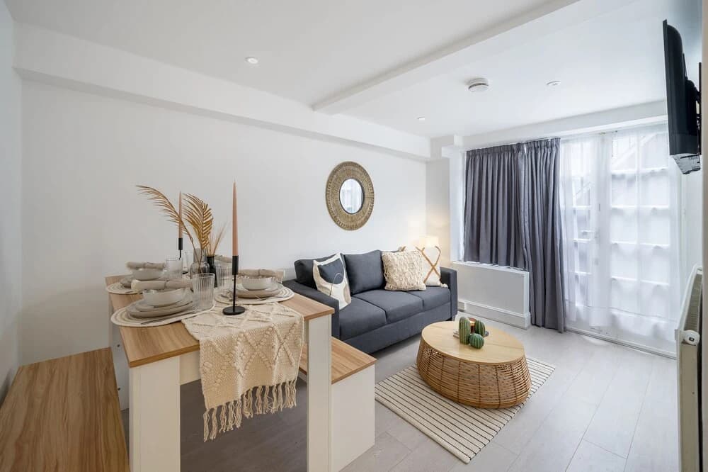 Russell Sq Suite 2 Bed Apartment - photo 14
