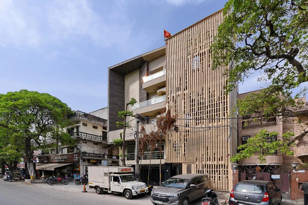 Hotel Leo Saffron - photo 2