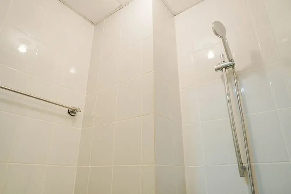 Good Deal Studio at Signature Park Tebet Apartment - photo 8