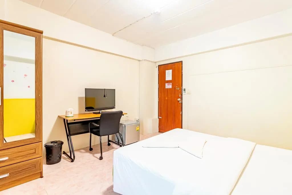 Alanda Hotel & Apartment Pinklao Bangkok - photo 4