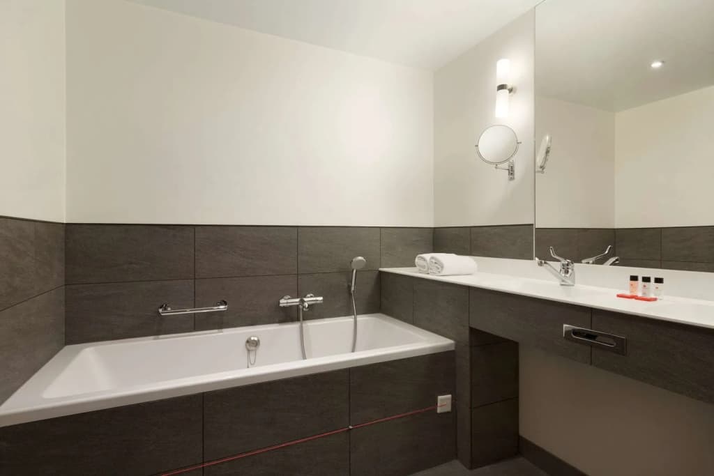 Leonardo Hotel Amsterdam Rembrandtpark - photo 11