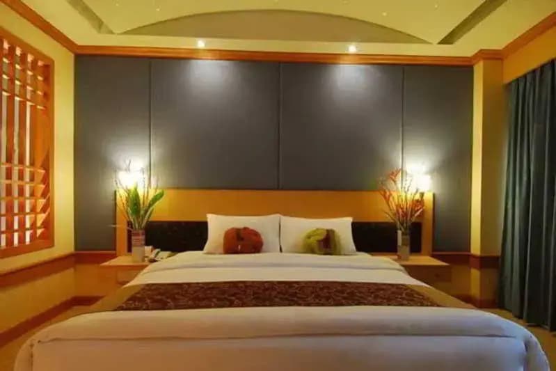 Suriwongse Tower Inn - photo 4