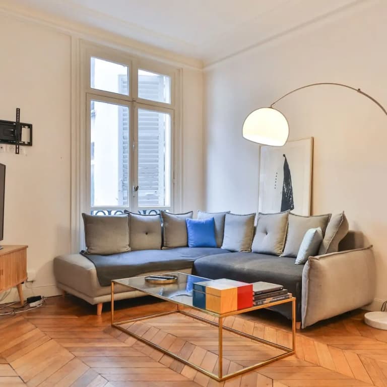 Secret Villiers I Stylish 2 Bed Apt in Villiers - photo 1
