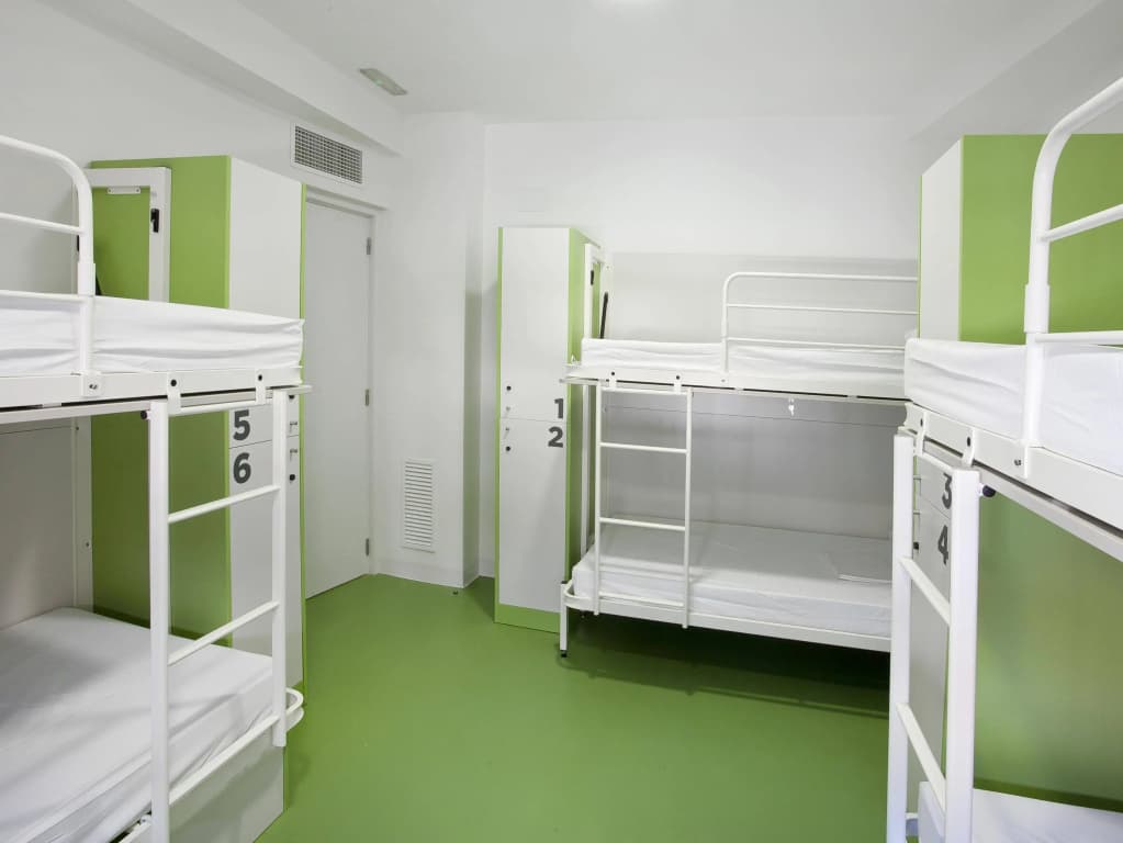 Sant Jordi Hostels Gracia - photo 4