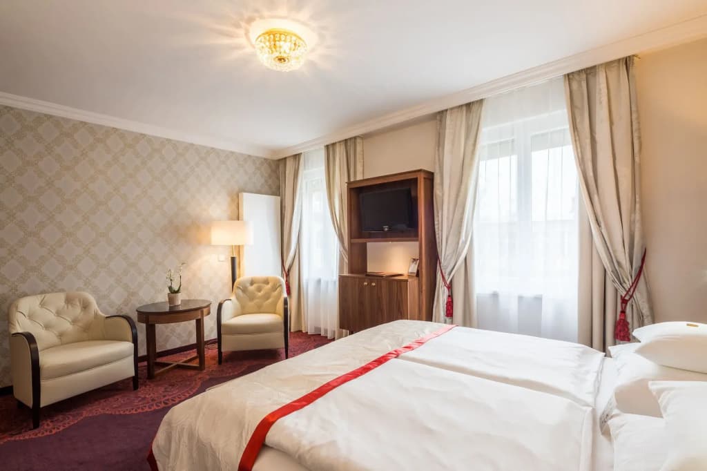 Hotel Stefanie - photo 39