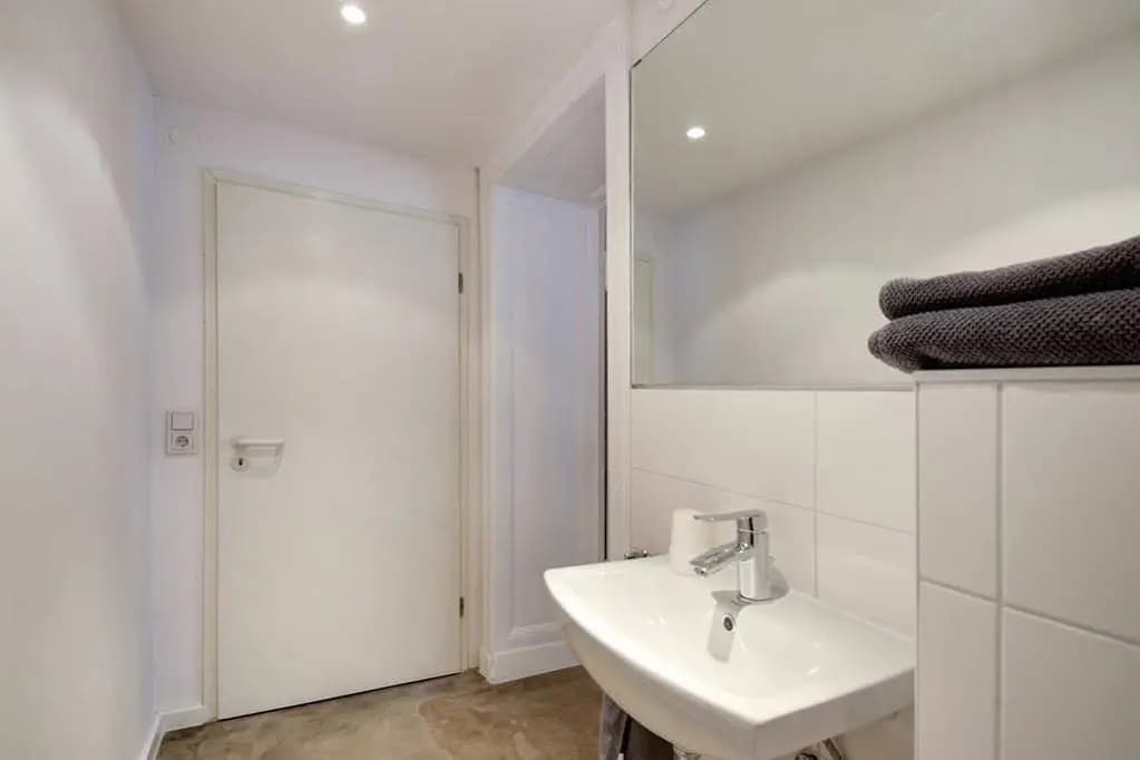 Sleep Like Home Apartments - photo 8