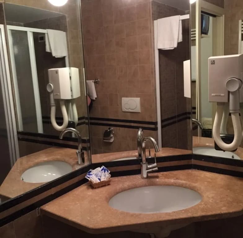 Champagne Palace Hotel - photo 17