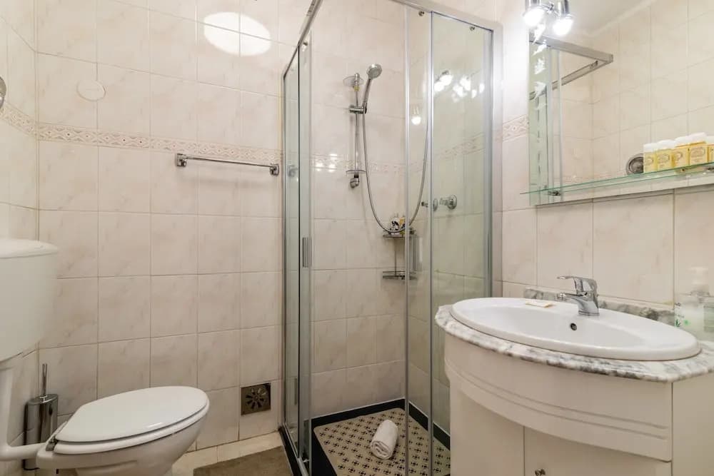 Guestready - Bright 2BR Apartment in the Heart of Graça - photo 9