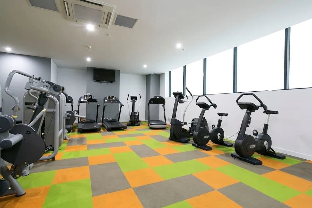 Chic CBD Pad + Pool + Gym + Sauna + Parking - photo 17
