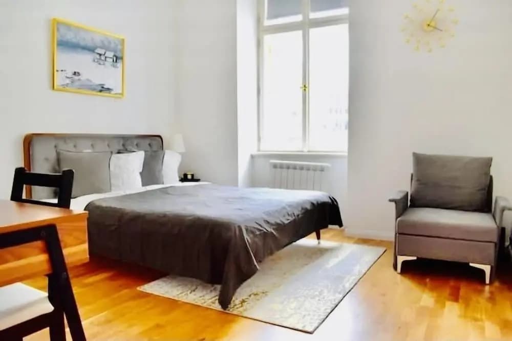 Beautiful 1-bed Studio - photo 4