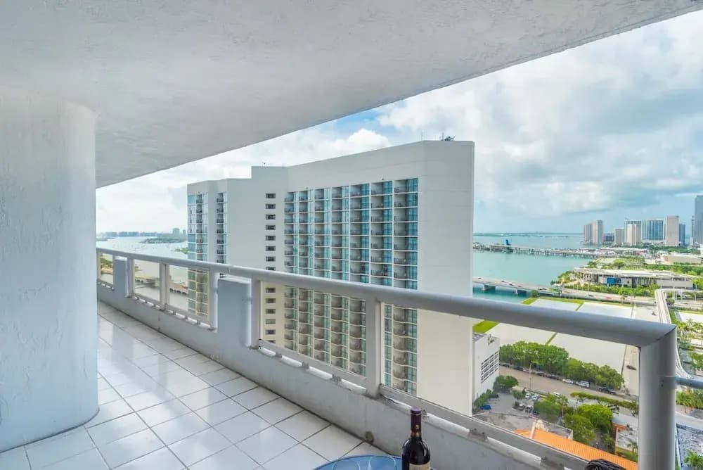 Glamorous 3 Bedroom with a View - photo 18