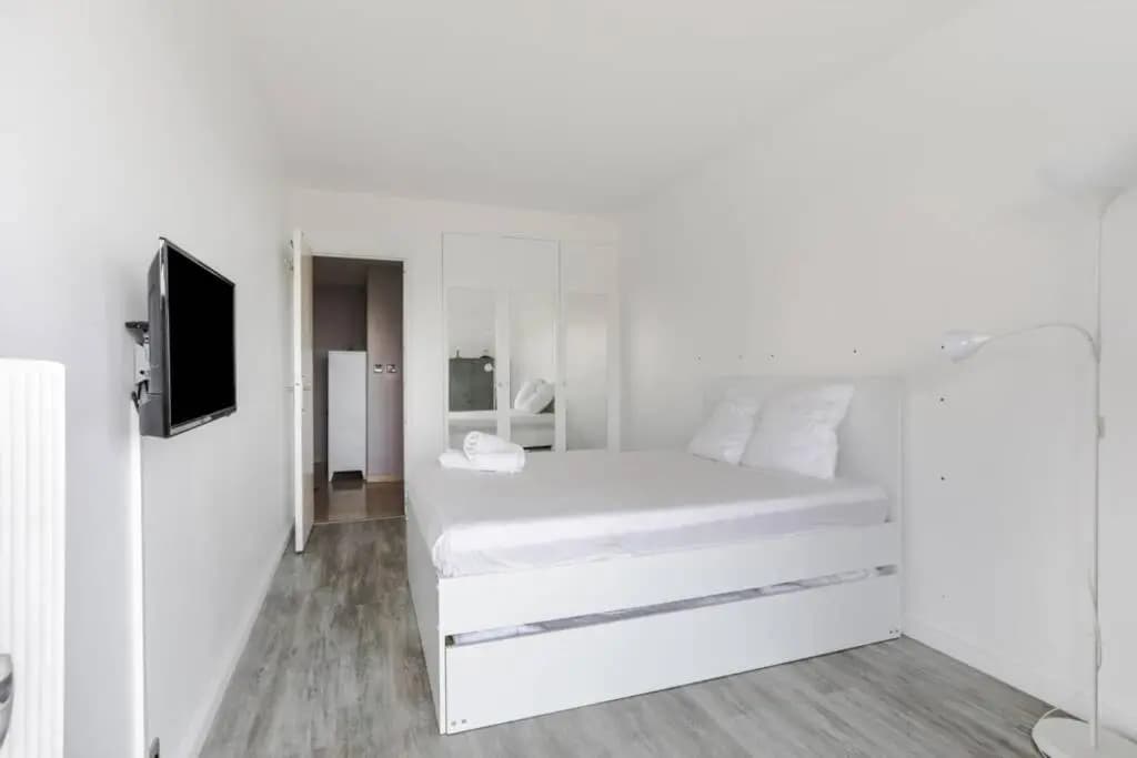 Sea view apartment in residence with swimming pool! - photo 4
