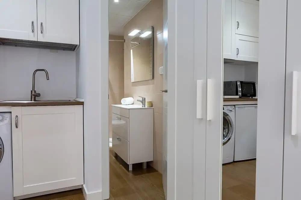 Cozy Studio in Central Madrid - 4mins to Metro - photo 11