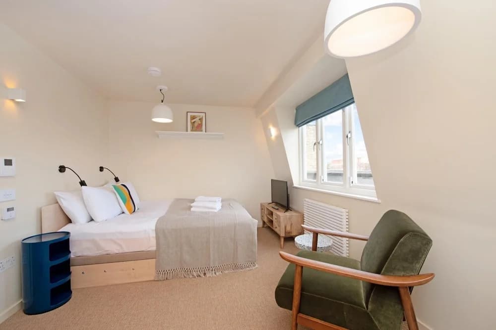 Bright Studio in Historic Camden Terrace - photo 3
