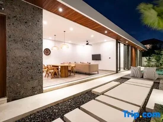 Villa Bowa 2 by BaliSuperHost - photo 2